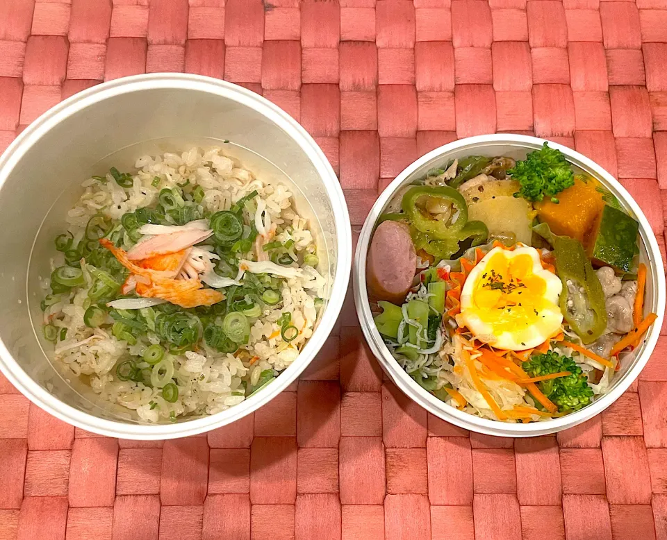 Snapdishの料理写真:中学生息子のお弁当🍱 肉野菜炒めとカニカマ炒飯弁当🍱|Snow10さん