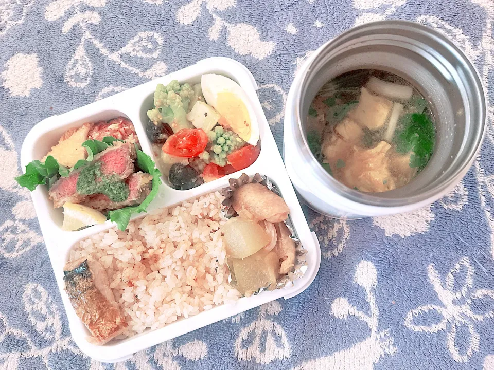 梅ごはんと手羽中と冬瓜の煮物のお弁当|とぴさん