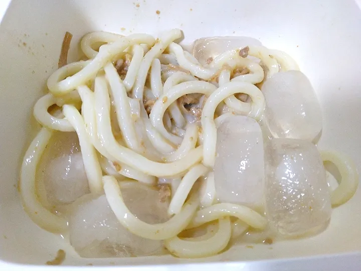 なめ茸と肉そぼろ入り胡麻ダレ冷やしうどん|darkbaronさん