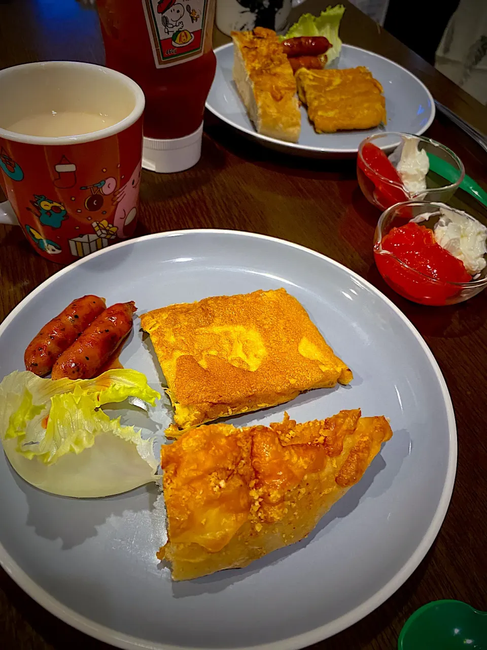 スフレオムレツ　焼きチョリソー　チーズフォカッチャ　クリームチーズ　すもも|ch＊K*∀o(^^*)♪さん