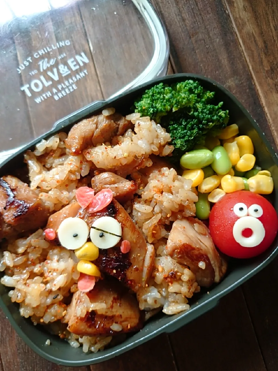 漢の…次女用🍱ごろごろ肉入り鶏めし弁当|ᵏᵒᵘさん