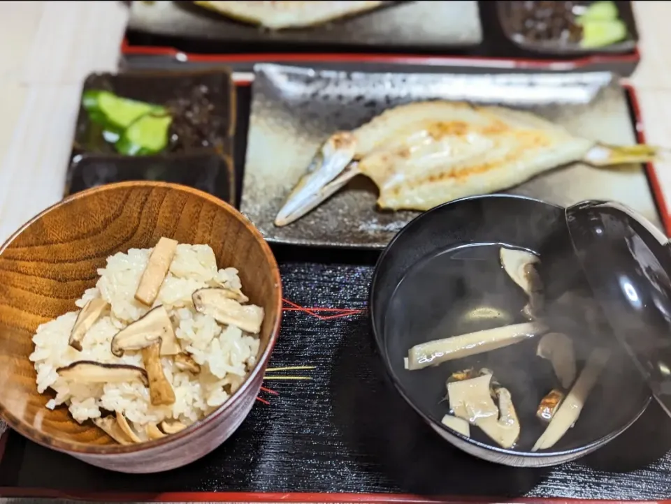 Snapdishの料理写真:はつもんー。松茸ご飯|f.1125beさん