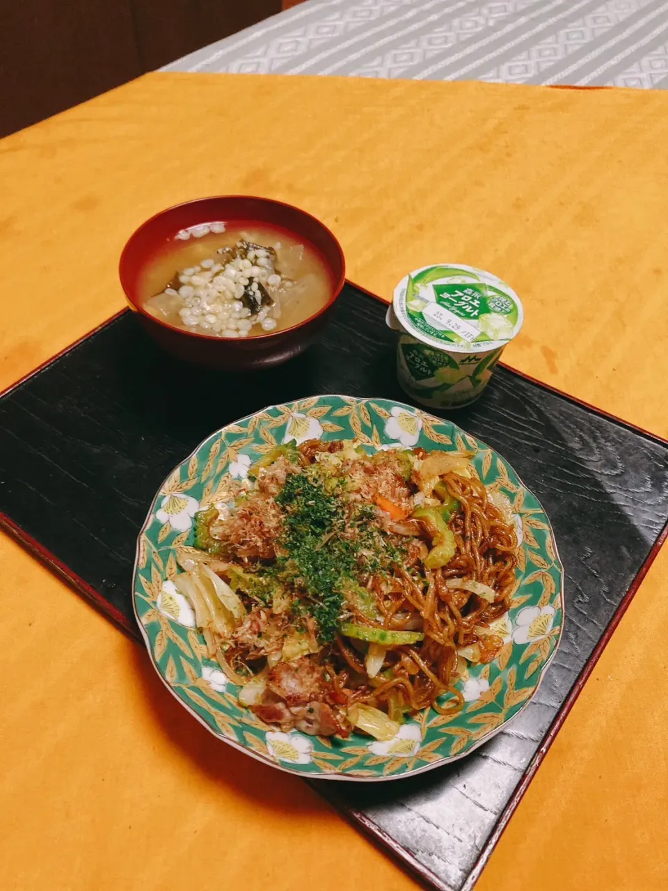 grandmaの晩ごはん☆ 今夜は焼きそば、
細麺が美味しい😋|kaoriさん