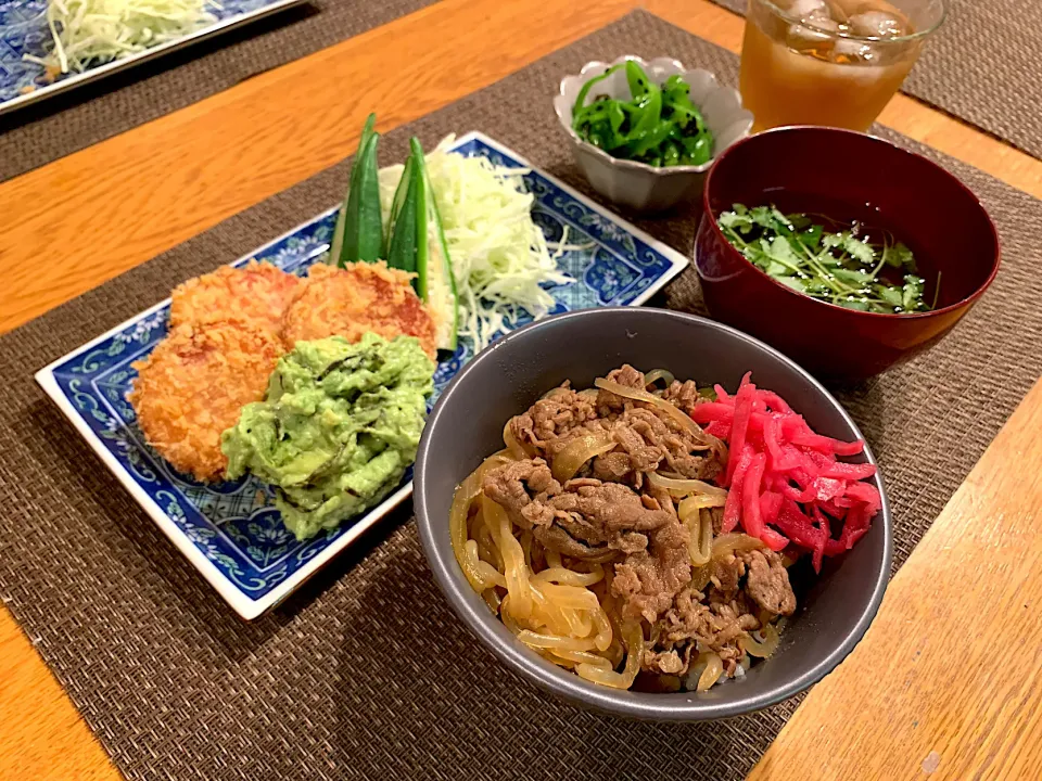 牛丼とボロニアソーセージフライ|いちごさん