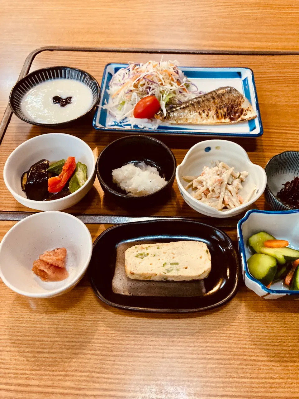 Snapdishの料理写真:上諏訪温泉「民宿すわ湖」の朝食|Go Satoさん