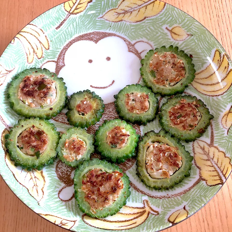 Snapdishの料理写真:バシュランさんの料理 「ゴーヤの餃子の中身詰め焼き」😳💦|さらっと🍀さん