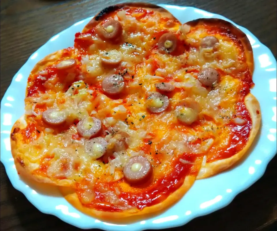 餃子の皮でピザ🍕|じょうさん