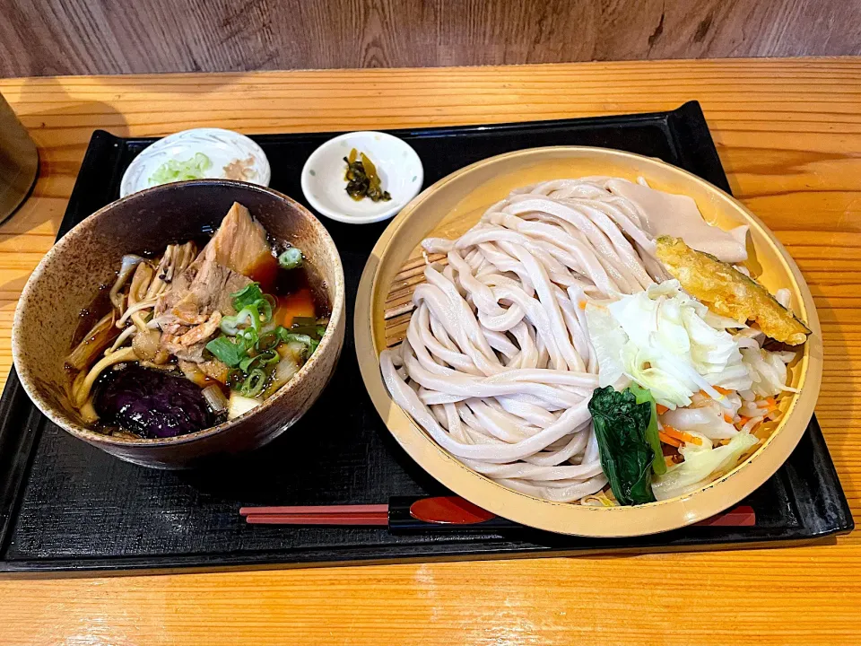 肉・きのこつけうどん|とみさんさん