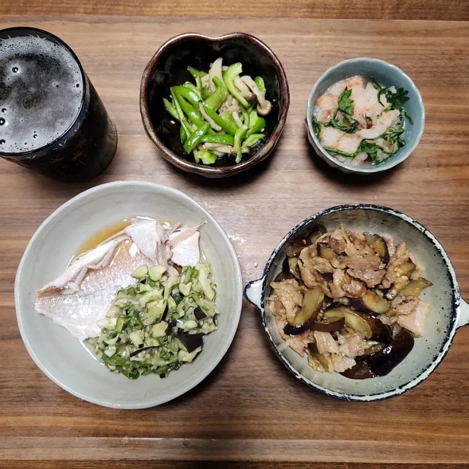 20230921
蒸し鯛の野菜ソースかけ
茄子と豚肉の味噌炒め
ピーマンとしめじのナムル
筋子おろし|noccoさん