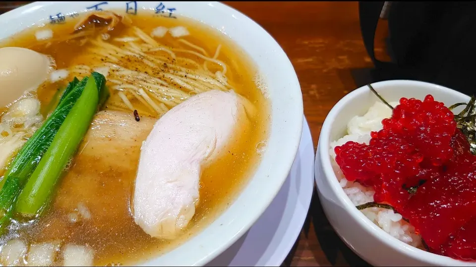 Snapdishの料理写真:【食べログ TOP 5000】 
麺や 百日紅 
煮干そば塩 (900円) 
＋すじこ丼 (450円) 
＋味玉 (Instagramフォローで無料) 
＠新宿三丁目 1分 
(JR新宿駅から徒歩8分)
23221 (233,204)|大脇さん