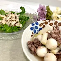 サトイモとネギの芋煮　エリンギとベビーリーフのサラダ|まっさんさん