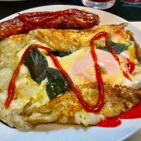 お家でガレット
#茨城産の蕎麦粉
#ベーコンとパプリカ
#ジェノベーゼソース
#ハーブソーセージ