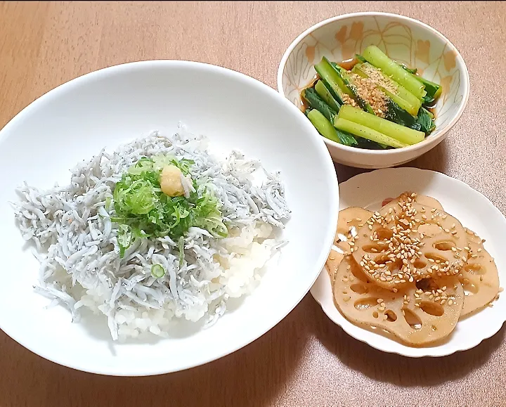 釜揚げしらす丼
小松菜のお浸し
レンコンのきんぴら|ナナさん