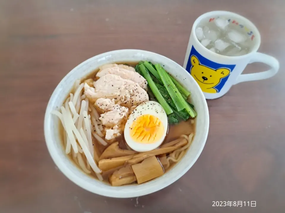 2023年8月11日の昼ご飯
醤油ラーメン
焼酎水割り|ソラ♂のご飯さん