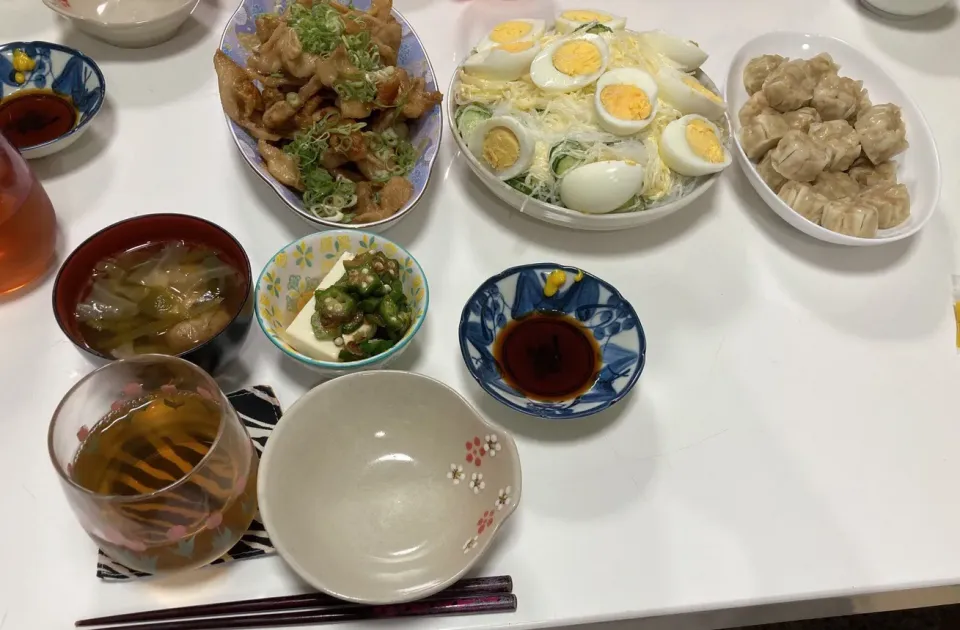 晩御飯☆春雨サラダ☆焼売☆鶏皮葱ポン☆肉団子の野菜スープ☆冷奴オクラ乗せ|Saharaさん