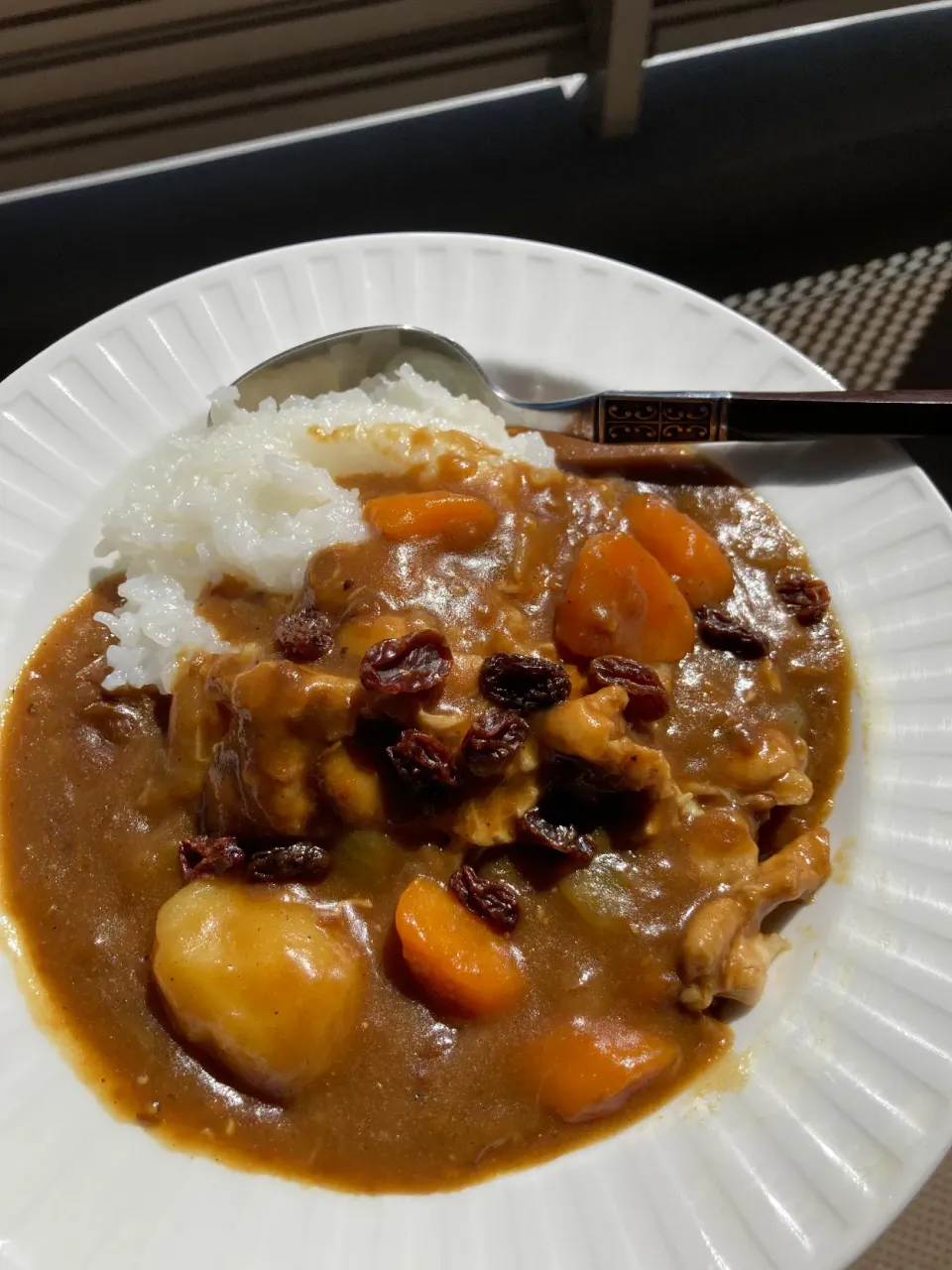 太陽の下でチキンカレー🍛|keitanさん