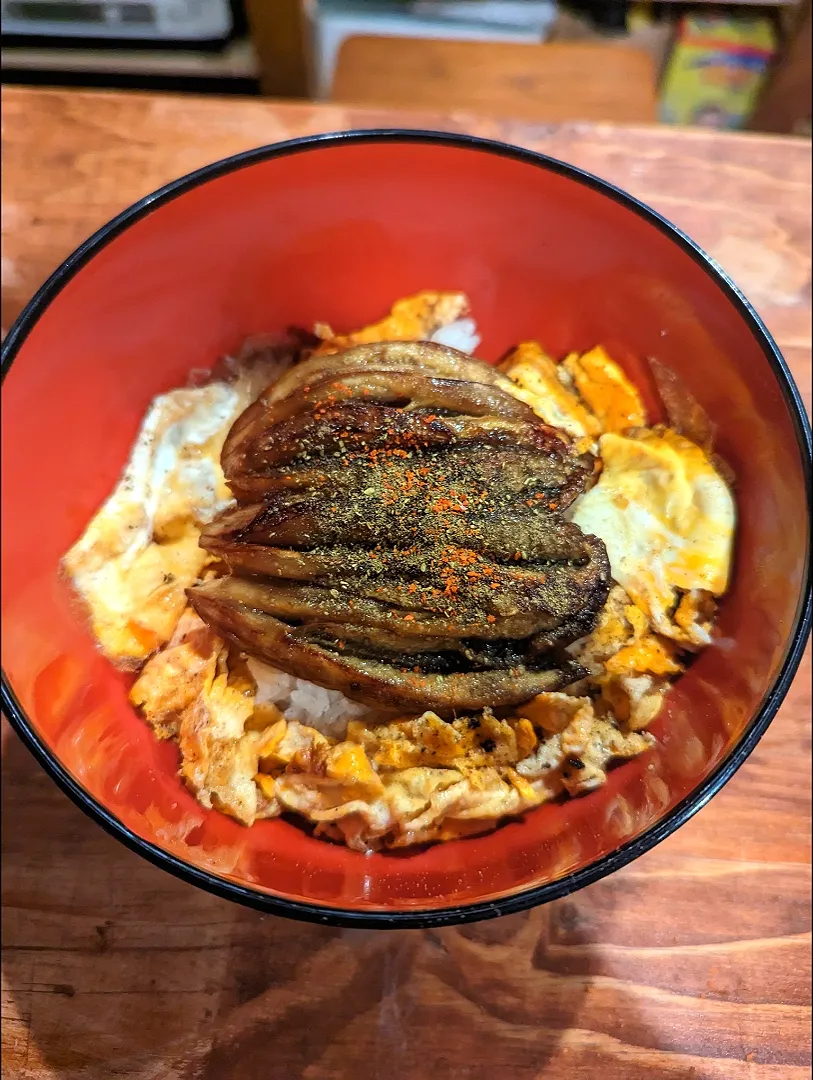 茄子の蒲焼と玉子の丼|nanuさん