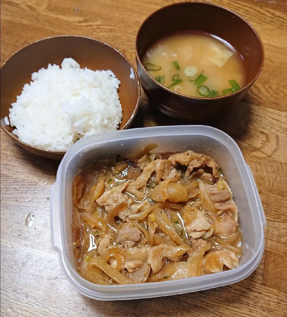 1人で豚丼生姜焼き風味🐷🐷|まなみさん