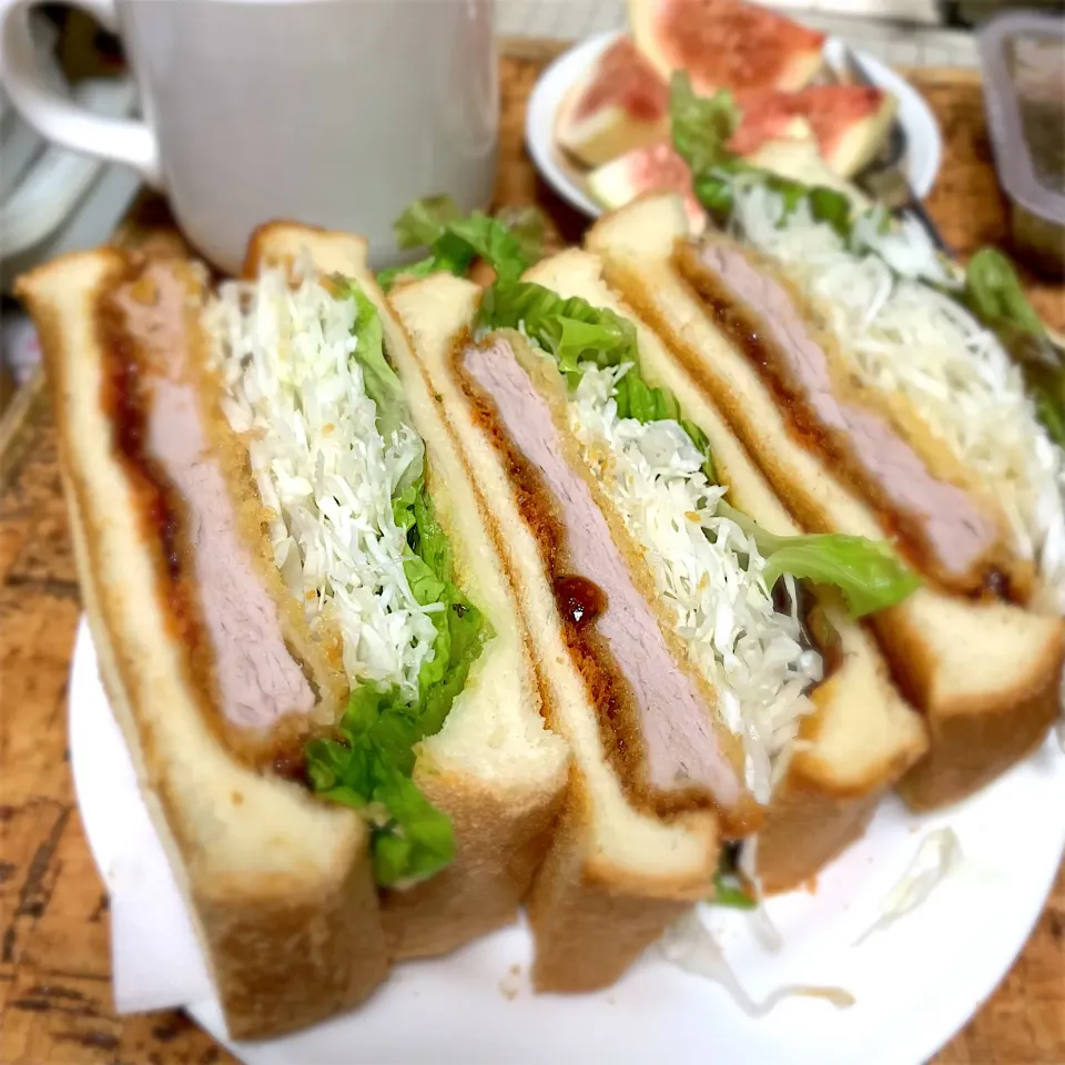 豚ヒレかつでカツサンド🥪|にょんにいさん