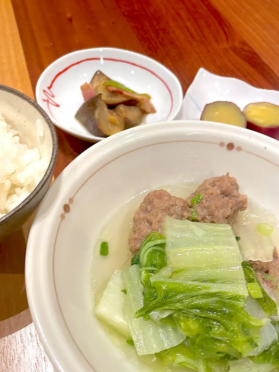 Snapdishの料理写真:白菜肉団子　ナスとベーコンのポン酢炒め　さつまいもレモン蜂蜜煮|とゆあさん