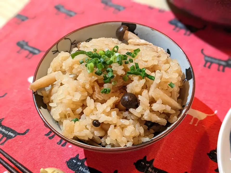 しめじと鶏肉の炊き込みご飯✩.*˚|奈津美さん