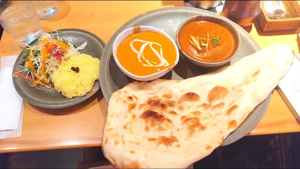 Snapdishの料理写真:カレー屋さんのバターチキンカレーとラムカレー|yuika☆さん