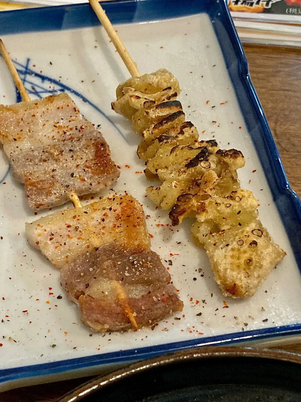 Snapdishの料理写真:豚バラ串 鶏皮串|Kojiさん