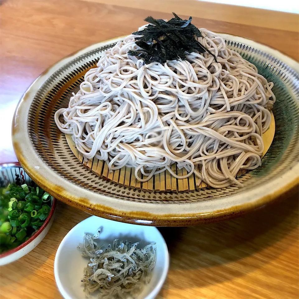 ランチはざる蕎麦　どーん！！|じゅんさんさん