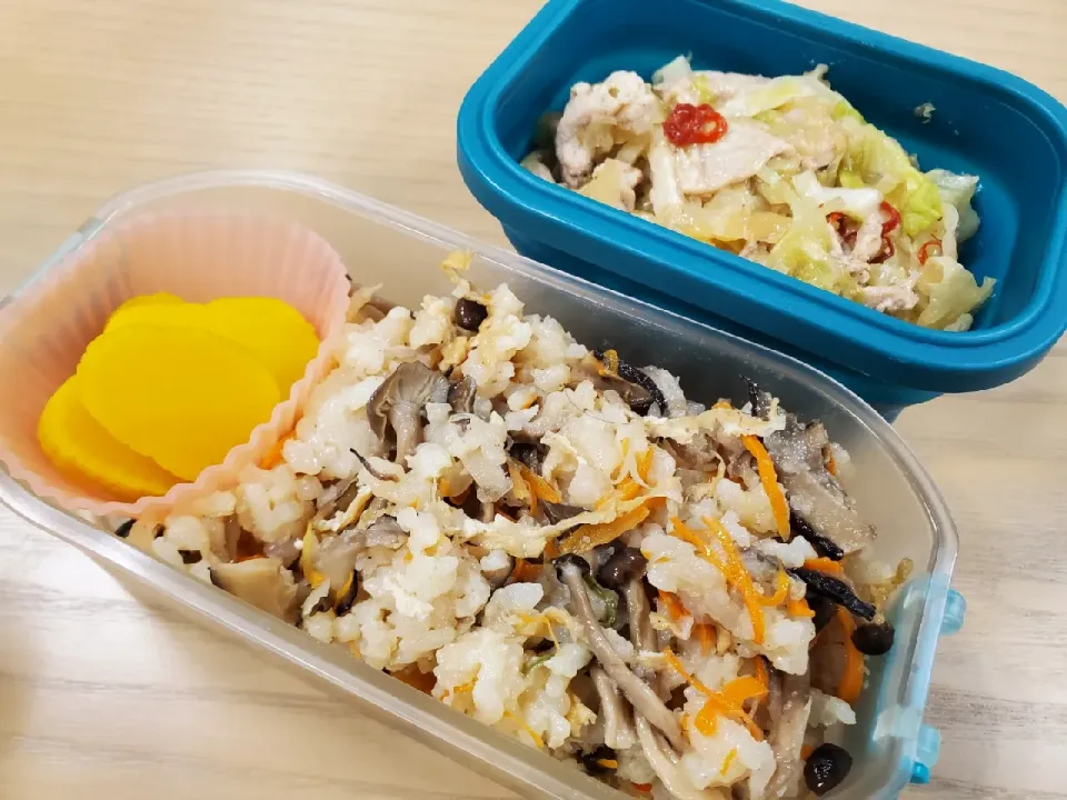 本日のお弁当、山盛り炊き込みご飯|motohiroさん