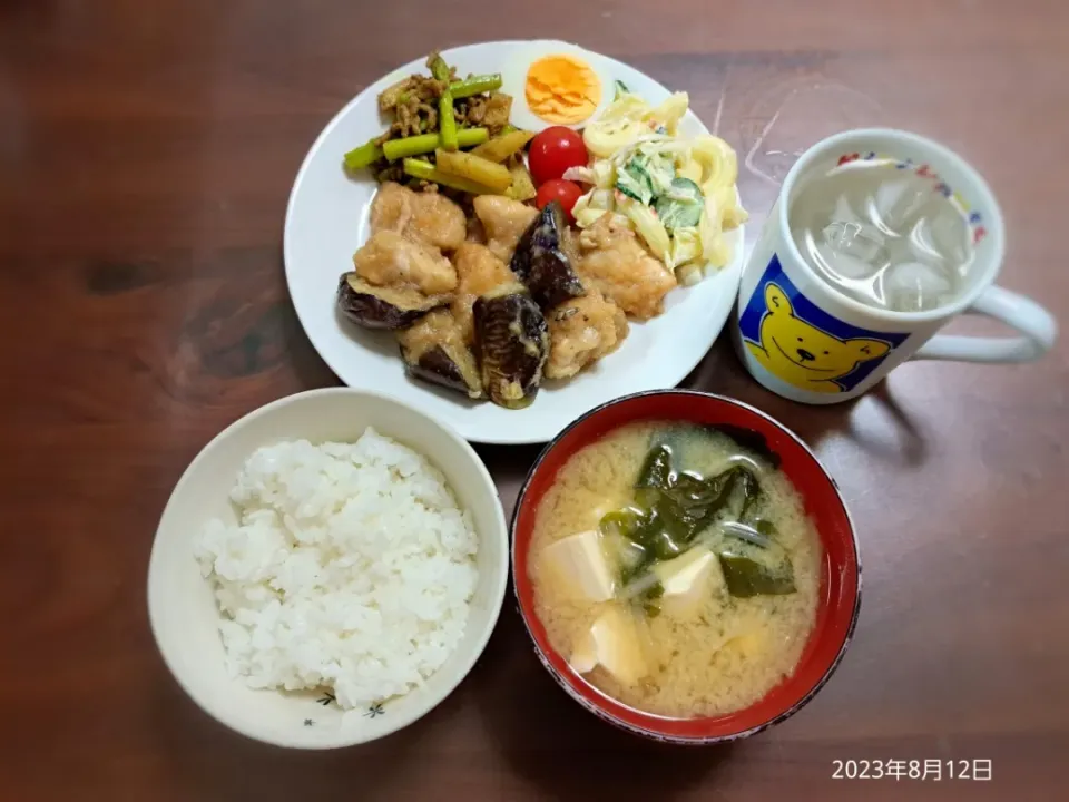 2023年8月12日の晩ご飯
鶏むね肉と茄子のみぞれ煮
アスパラとじゃがいものカレー炒め
マカロニサラダ
豆腐とわかめのお味噌汁
焼酎水割り|ソラ♂のご飯さん