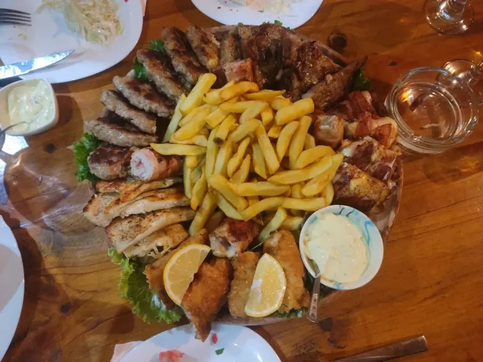 macedonian grill  (combined)|Buvljak onlineさん