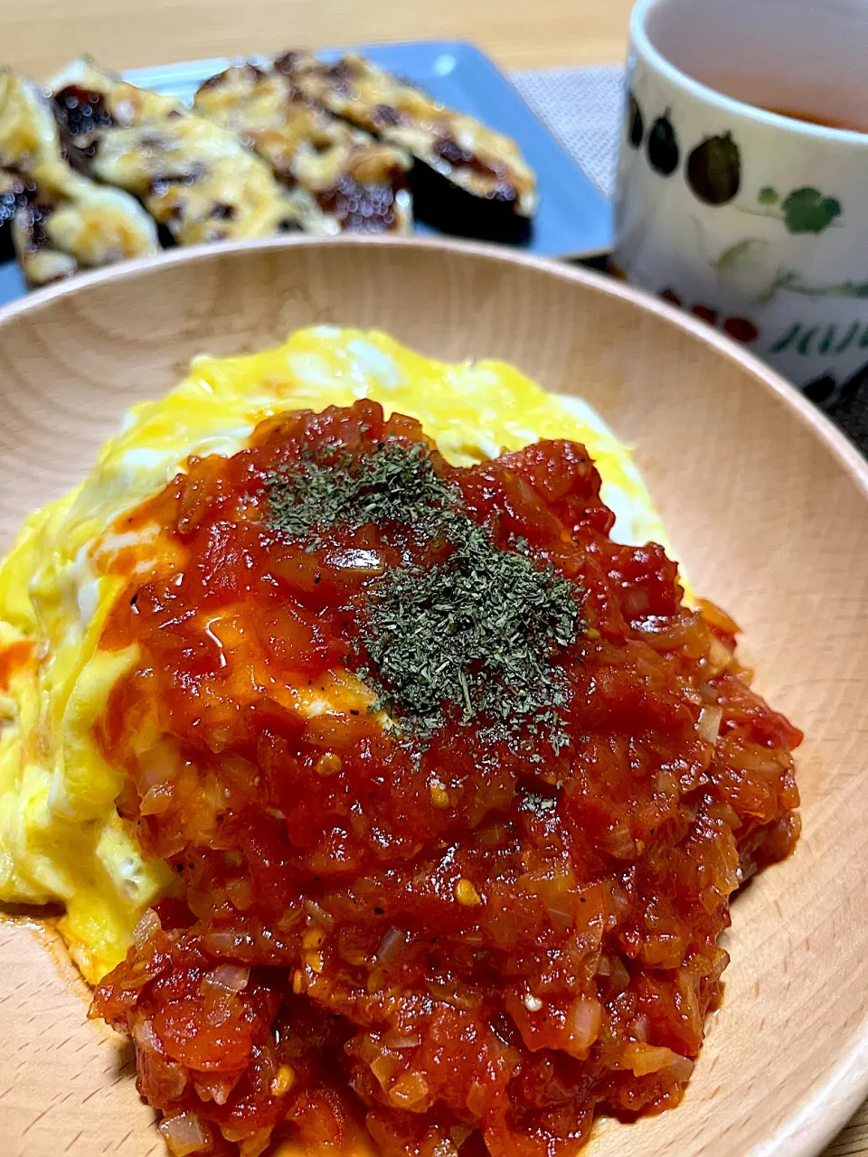 今日の夜ごはん~至高のオムライス、茄子のネギ味噌チーズ焼き、ミネストローネ~|ゆかｕさん