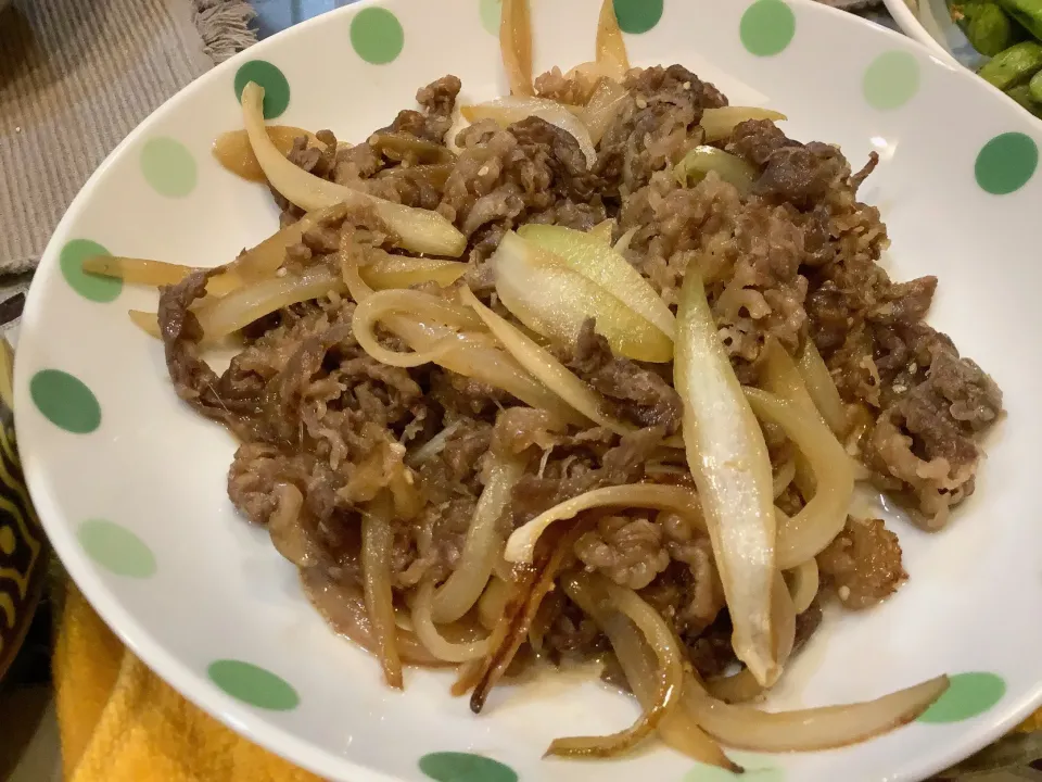 牛肉と玉ねぎ炒め😋|アライさんさん