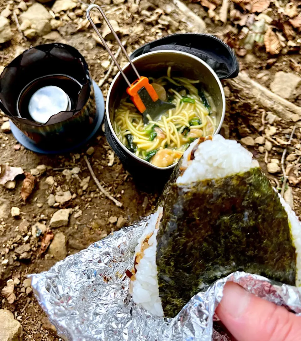 鶏皮ほうれん草ラーメンとおにぎりの山定食|deekay71さん