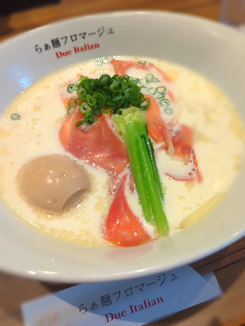 らぁ麺フロマージュの白いらぁ麺😋|みぽりん♪さん