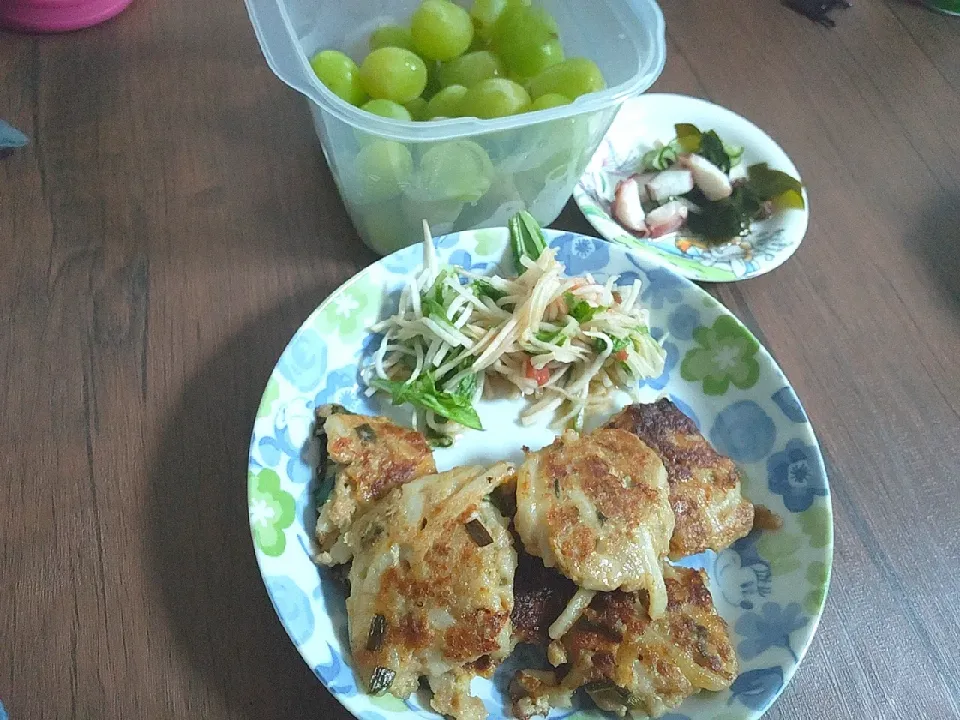 うどん餃子
水菜と大根の梅サラダ
たこときゅうりの酢の物
シャインマスカット|尚さん