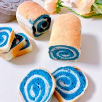 青いうずまき食パン