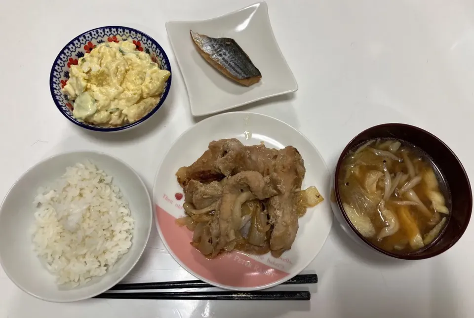 Snapdishの料理写真:晩御飯☆さごしの幽庵焼き☆豚の生姜焼き☆ポテトサラダ☆みそ汁（白菜・しめじ・揚げ）|Saharaさん