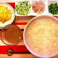 Snapdishの料理写真:夫の作るそうめん|ゆすらうめさん