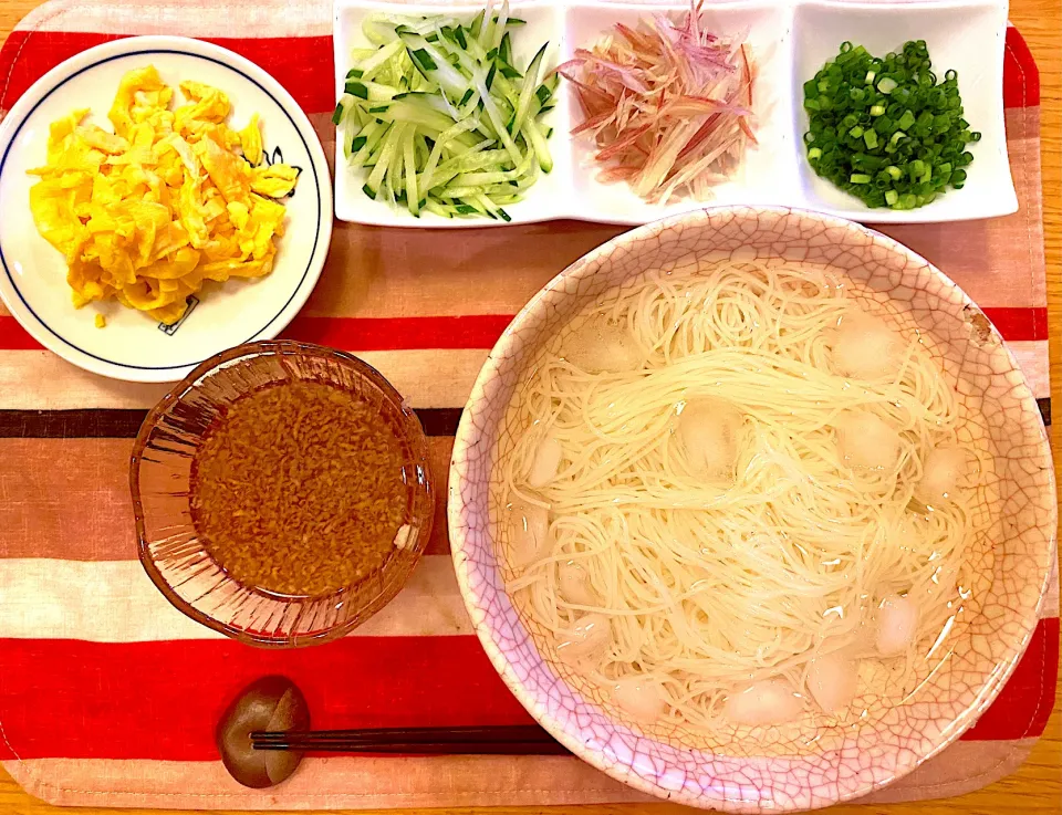 Snapdishの料理写真:夫の作るそうめん|ゆすらうめさん