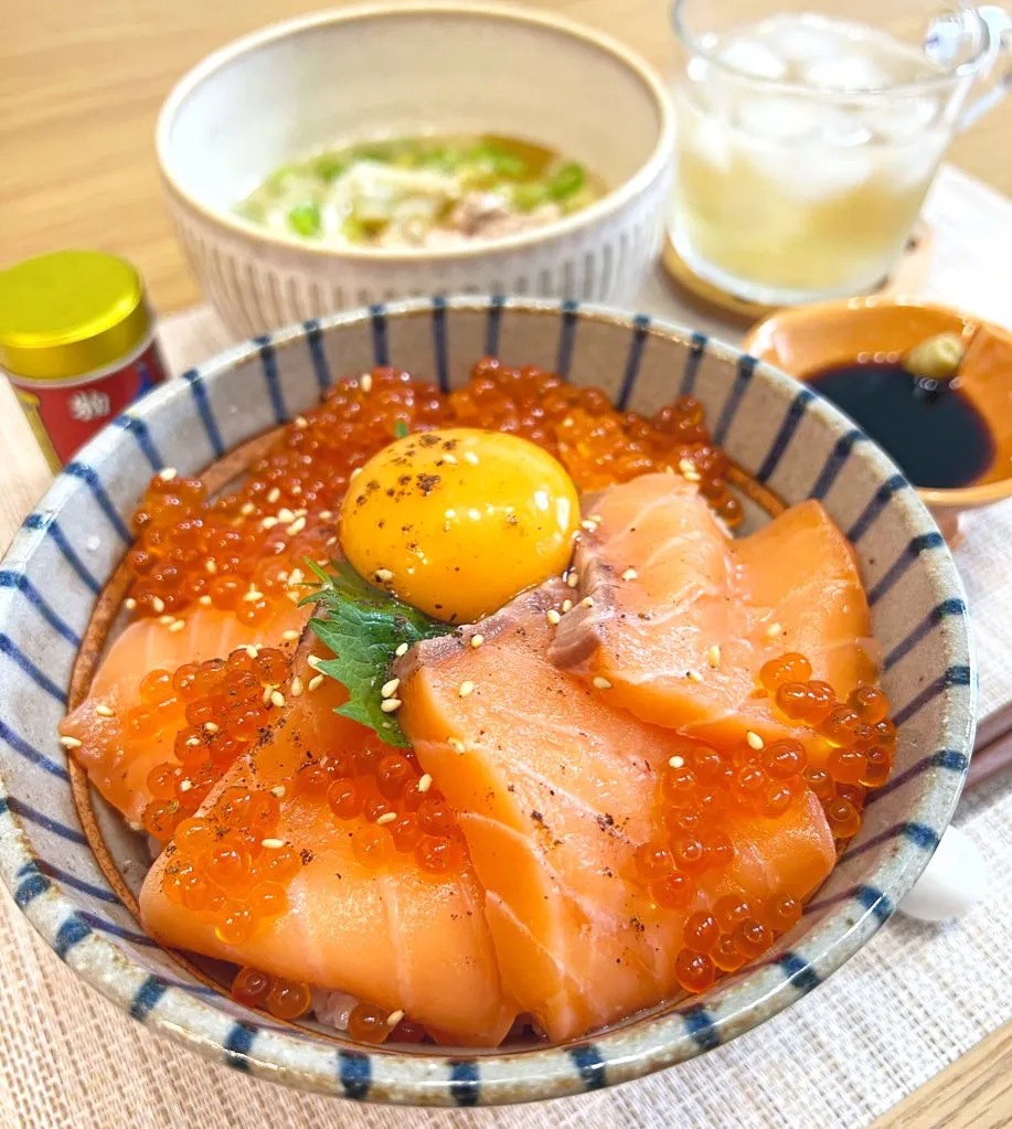 いくら丼|ラゴさん。さん