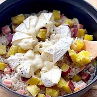 さつまいもとベーコン、カマンベールチーズの炊き込みごはん|ヤマサ醤油公式アカウントさん