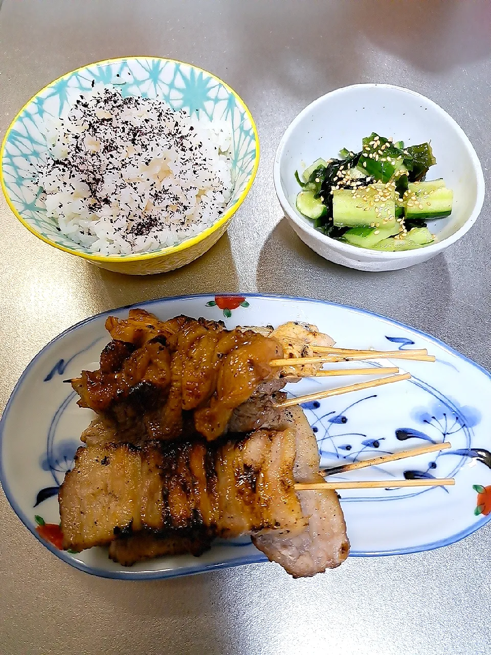 焼き鳥色々&キュウリとワカメの和え物|Riapple🍎さん