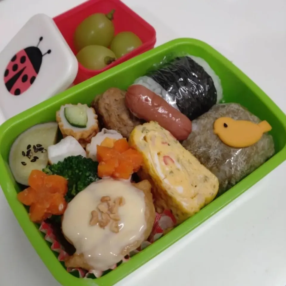 Snapdishの料理写真:小2☆乗り物遠足　お弁当|ゆりちさん