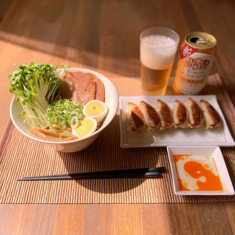 Snapdishの料理写真:油そば餃子ビール|Ruotoさん