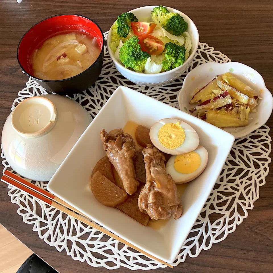 Snapdishの料理写真:9/29  大根手羽元煮|らぶちあんさん