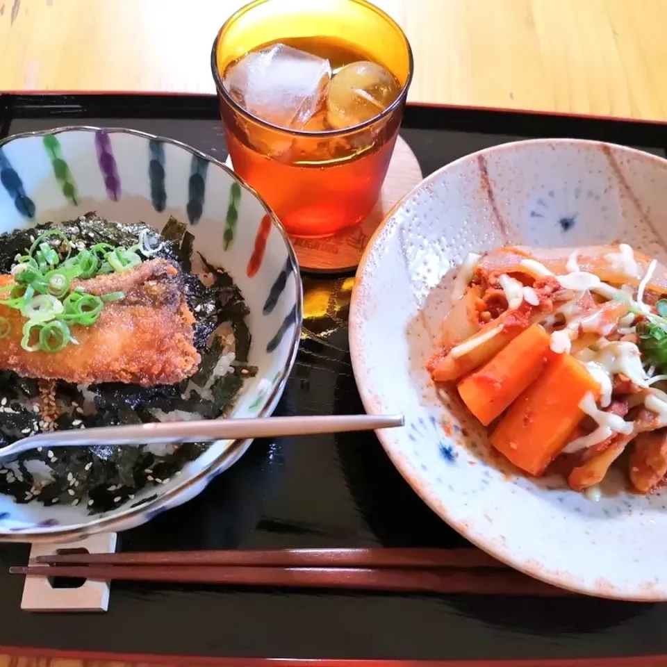 鰤カツ丼と鶏トマト煮|みきやんさん