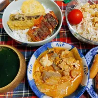 Snapdishの料理写真:鰻丼、天丼、スンドゥブ、サラダミックス|駄菓子屋さん