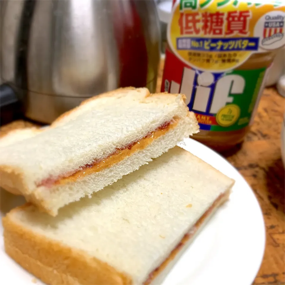 PB&Jサンドイッチ🥪|にょんにいさん