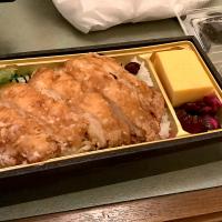 黒酢ベースのカツ重弁当😋